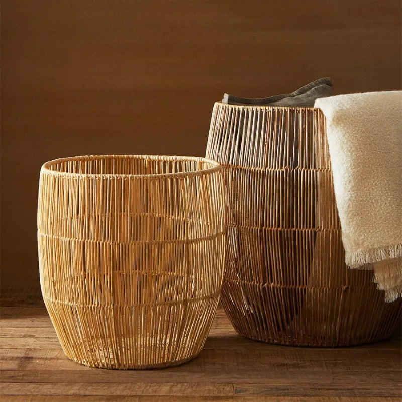 Cestino Portaoggetti in Rattan con Struttura in Ferro - Design Nordico e Funzionalità
