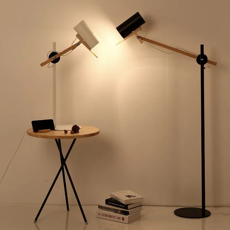 Raffinata Illuminazione con una Lampada da Terra in Stile Europeo