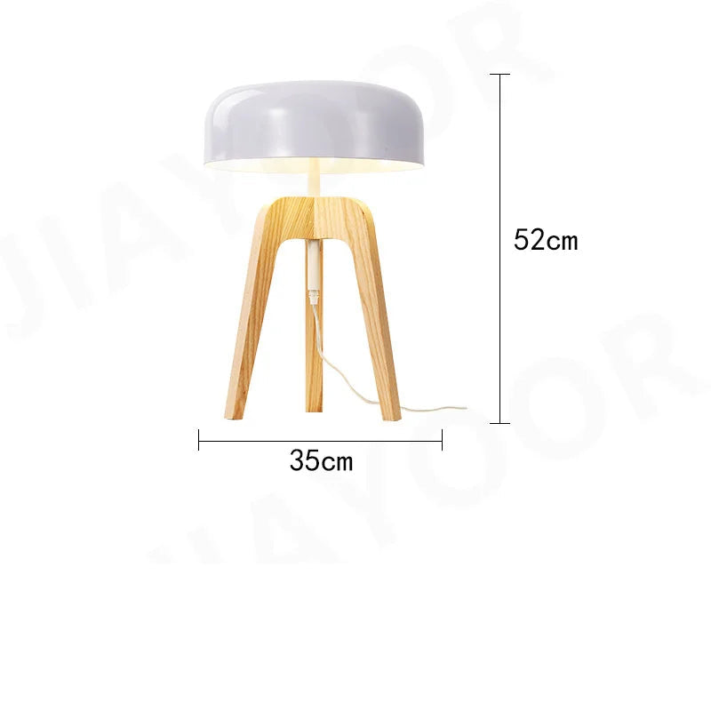 Eleganza Retrò con Lampada da Terra in Legno Massello