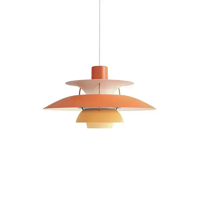 Eleganza Colorata con Lampade a Sospensione di Design Danese