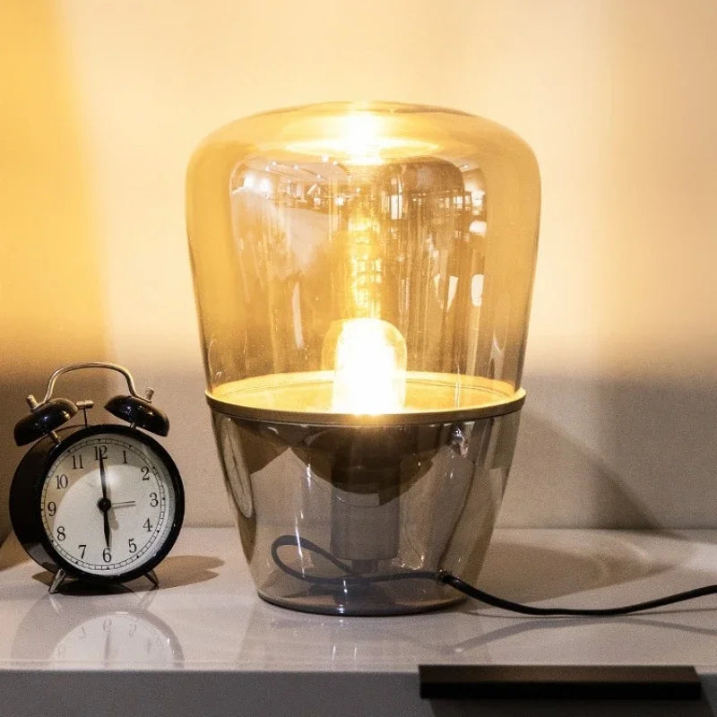 Lampada da Tavolo LED in Vetro: Design Nordico e Atmosfera Accogliente