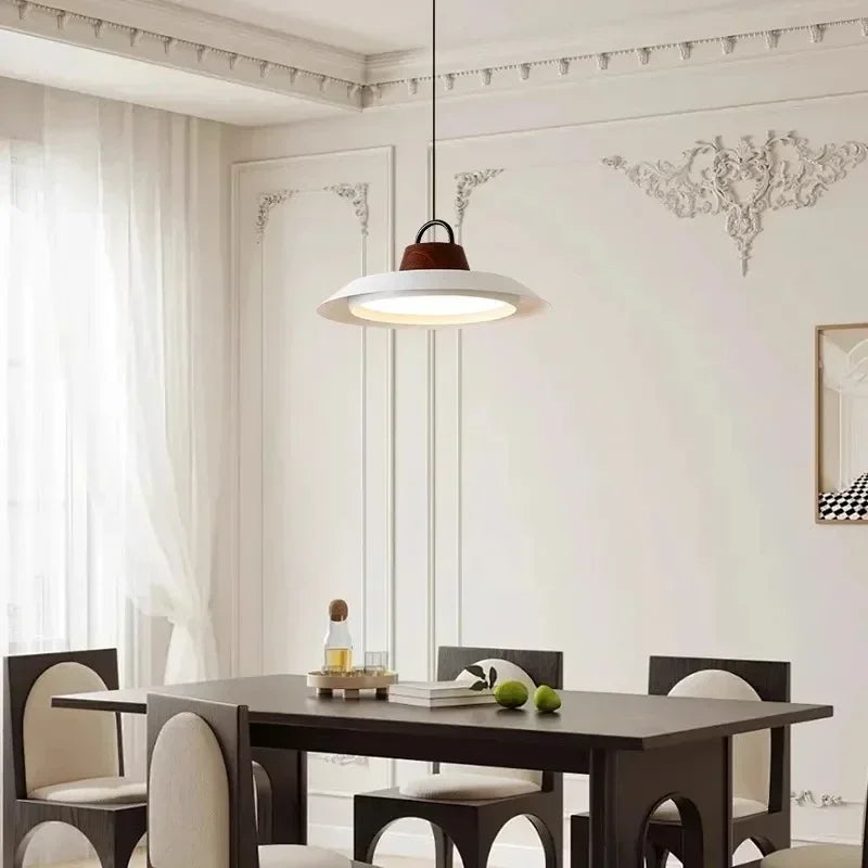 Lampada a Sospensione in Ferro Minimalista - Eleganza e Raffinatezza per Ogni Ambiente