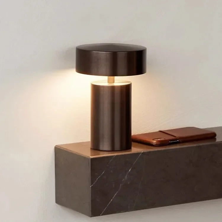 Atmosfera Moderna con Lampada da Tavolo di Design