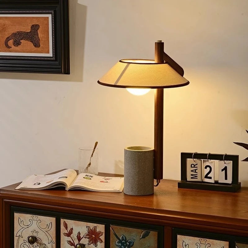 Raffinata Eleganza con Lampada da Tavolo in Cemento e Tessuto
