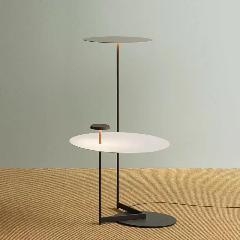 Stile Nordico con Lampada da Terra di Design Spagnolo
