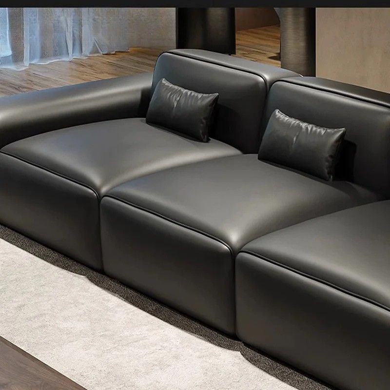 Divano in Pelle Minimalista Italiano - Lusso e Comfort per Ogni Ambiente