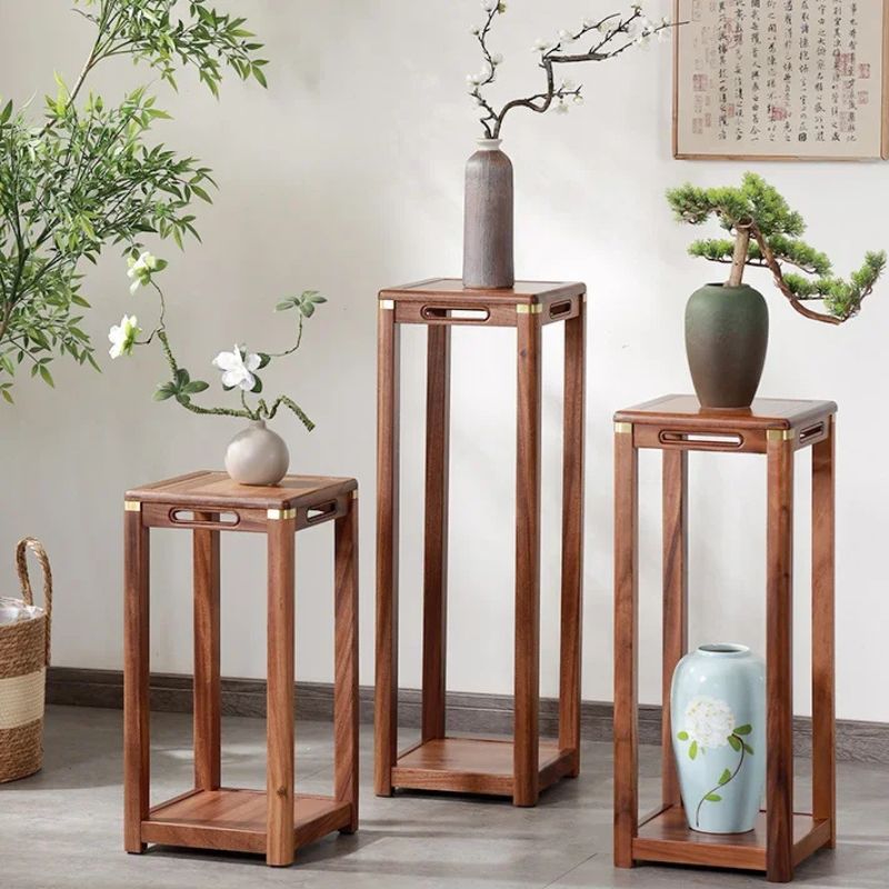 Supporto per Fiori in Legno Massello - Eleganza e Tradizione per la Tua Casa