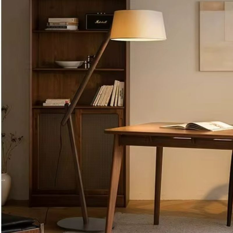Lampada da Terra a Pesca in Legno Massello - Eleganza e Stile per Ogni Ambiente