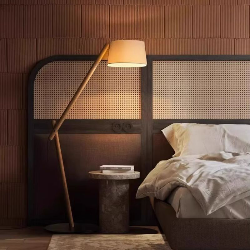 Lampada da Terra a Pesca in Legno Massello - Eleganza e Stile per Ogni Ambiente