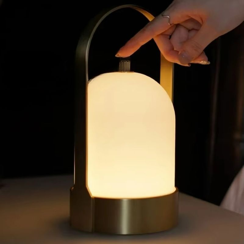 Illuminazione Portatile per Ogni Occasione