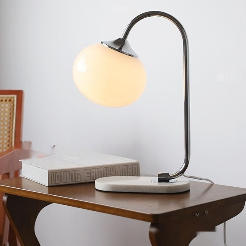 Luce d'Altri Tempi - Lampada da Comodino Stile Medioevale