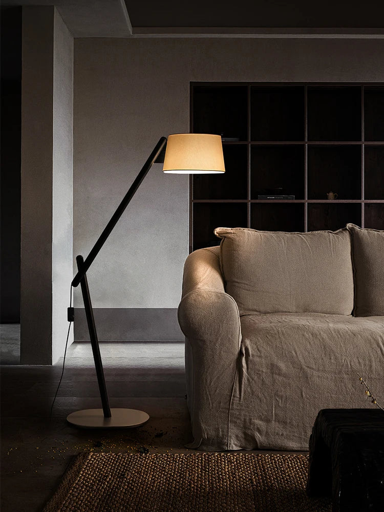 Lampada da Terra a Pesca in Legno Massello - Eleganza e Stile per Ogni Ambiente