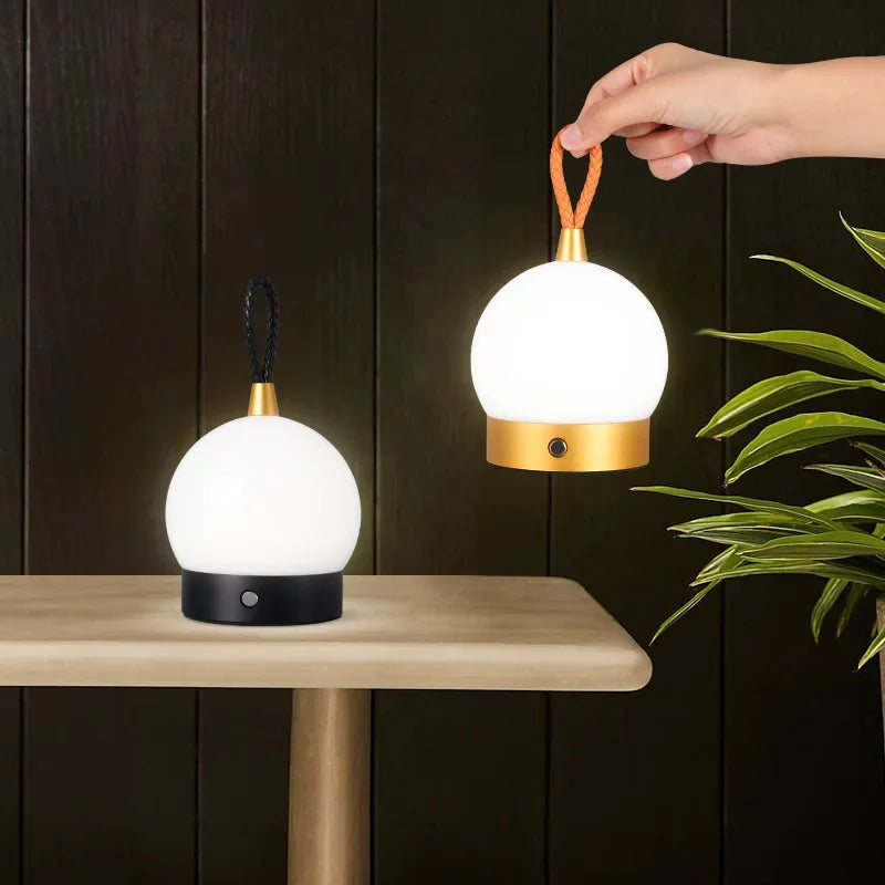 Mini Lampada da Scrivania a LED - Eleganza Portatile e Funzionalità Versatile
