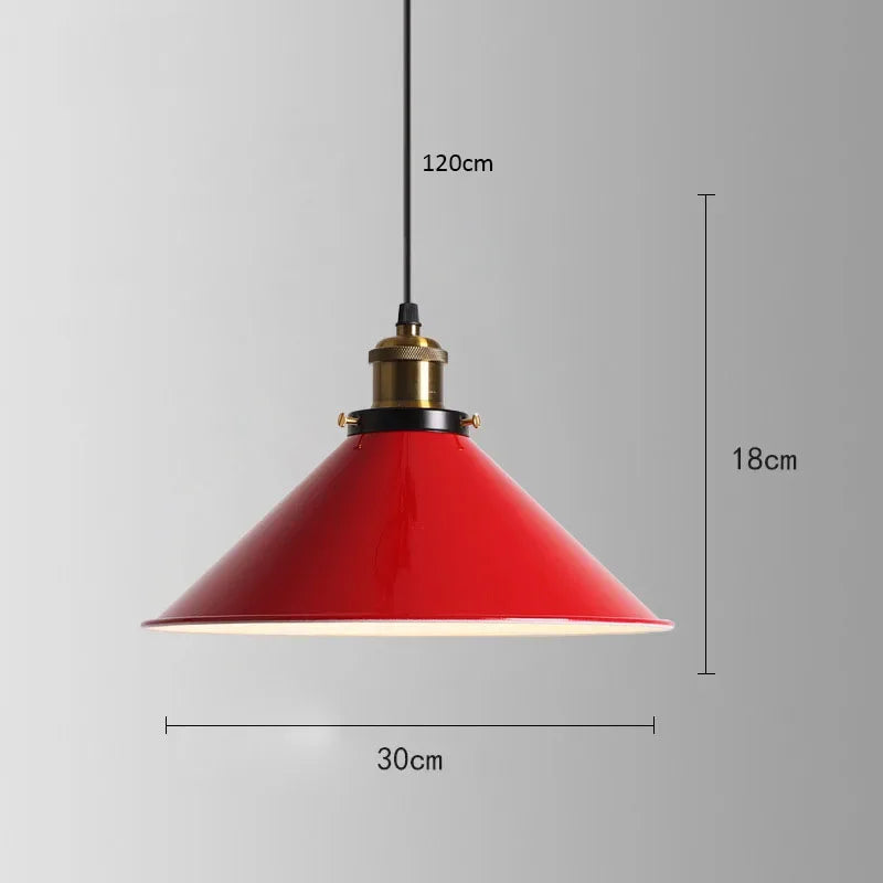 Fascino Industriale con la Lampada a Sospensione Retrò Rossa