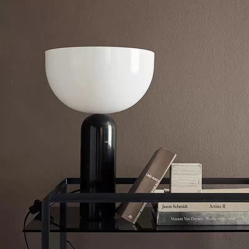 Lampada da Tavolo in Marmo con Touch LED: Design Minimalista e Funzionalità