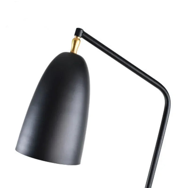 Stile Nordico con Lampada da Terra Macaron