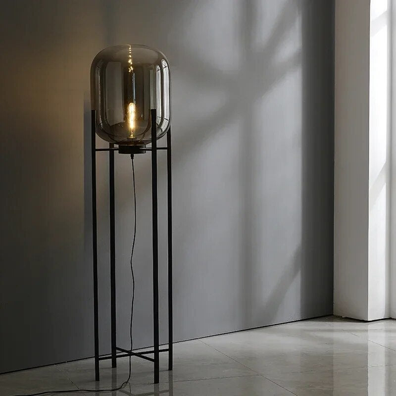 Lampada da Tavolo Tetrapod in Vetro: Stile Scandinavo Industriale Moderno