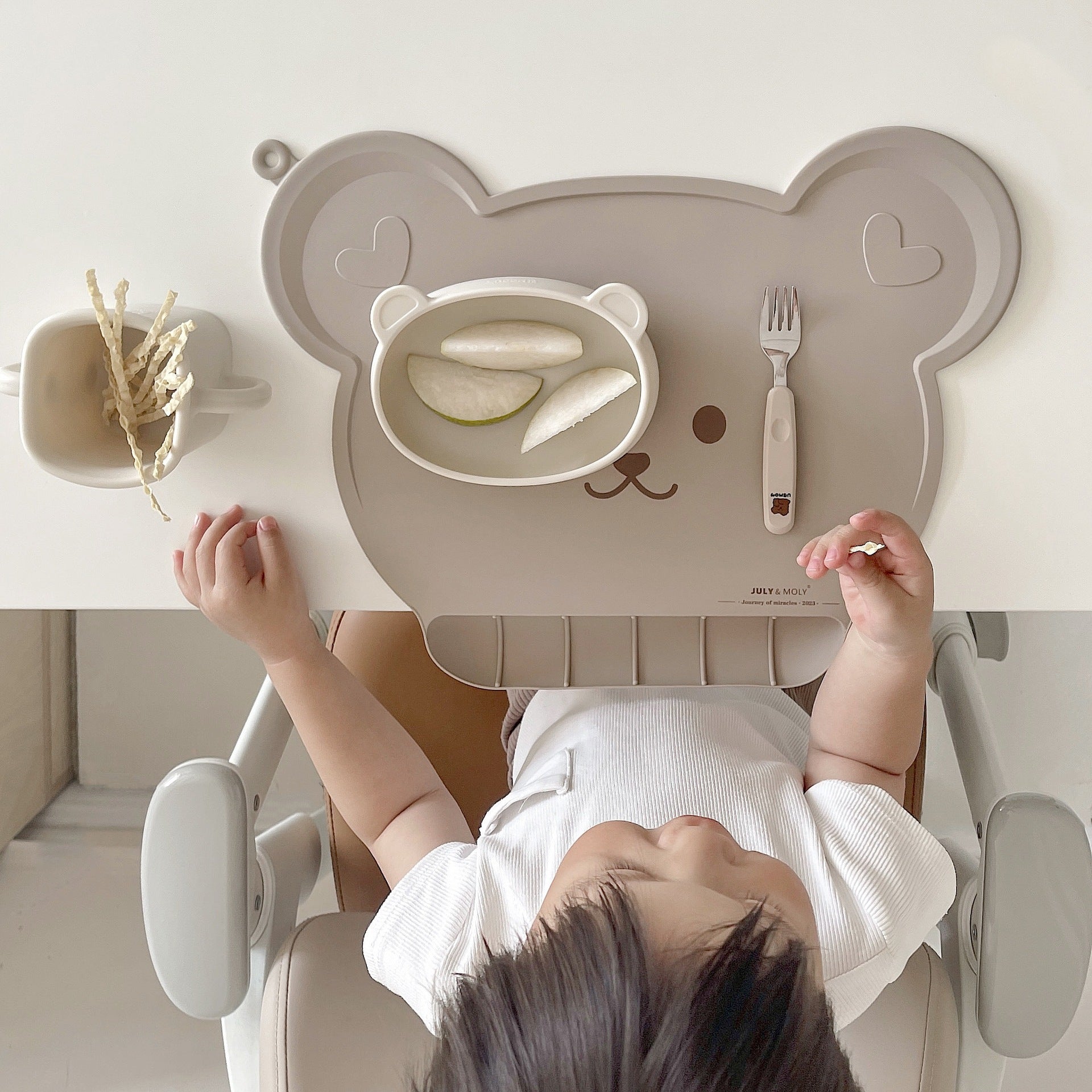 "SplashGuard™ - Il Set da Tavola in Silicone che Unisce Stile e Funzionalità!"