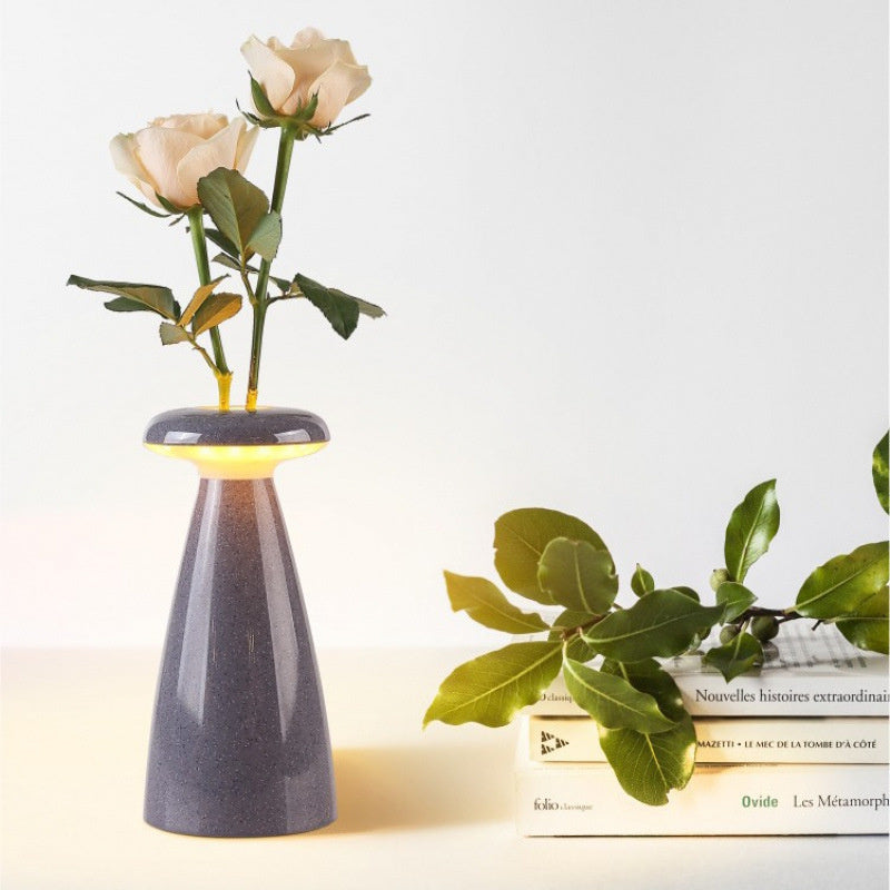Eleganza Minimalista con Lampada da Tavolo Decorativa