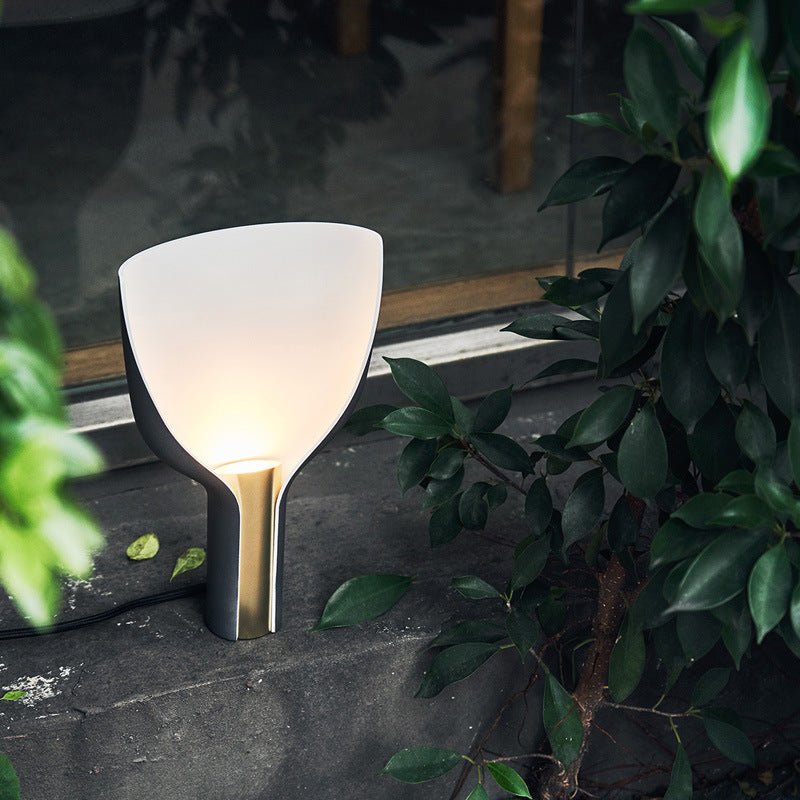Eleganza Creativa con Lampada Decorativa da Tavolo