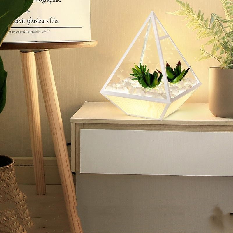 Eleganza Geometrica con Lampada da Comodino "Diamond"