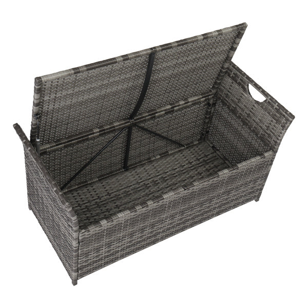 Eleganza Funzionale con Pouf Contenitore in Rattan