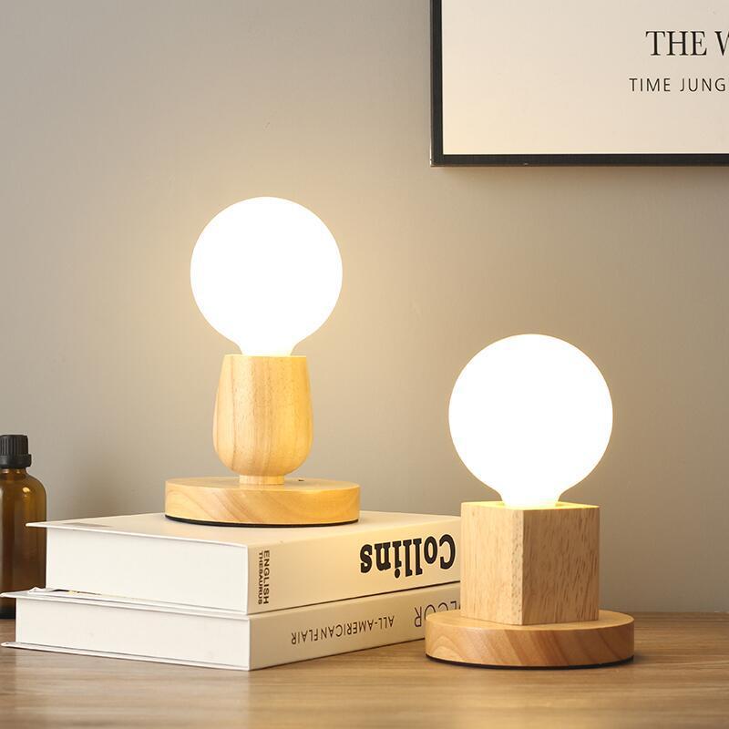 Elegante lampada LED in stile minimalista con base in bambù