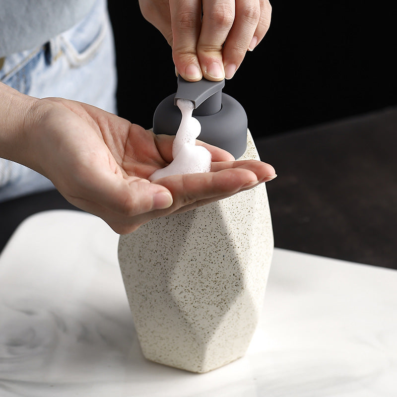 Bottiglia schiumogena in stile scandinavo con pompa pressurizzata