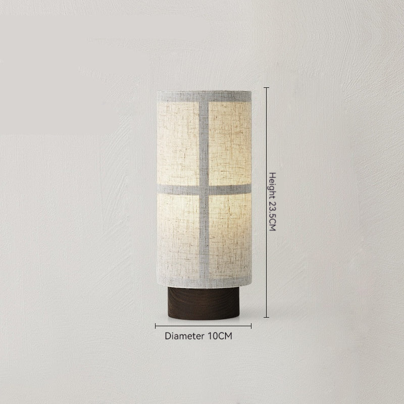"Lampada da Parete in Tessuto e Legno: Illumina il Tuo Spazio con Eleganza Artigianale"