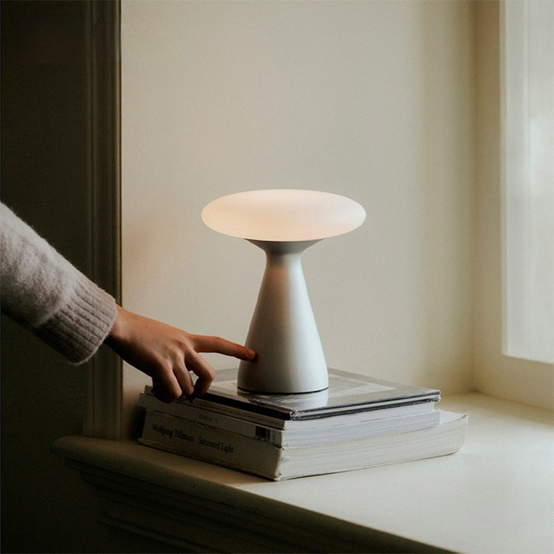 Eleganza Giapponese con Lampada da Tavolo Luna