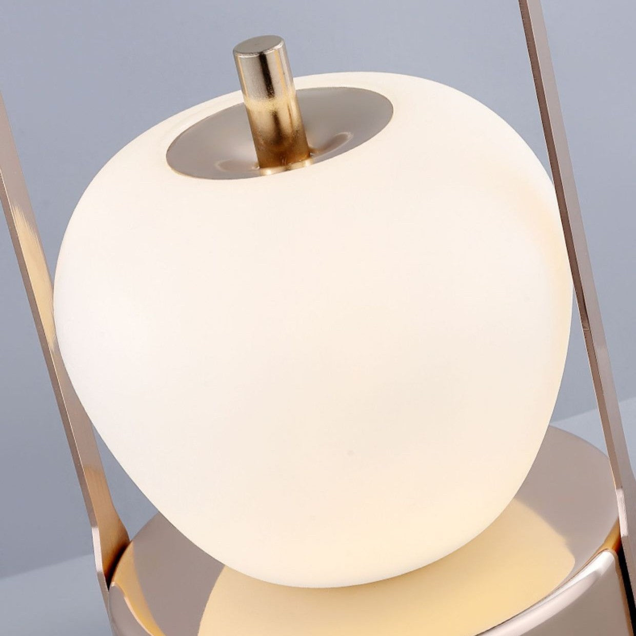 GlowMate™ - La Lampada da Tavolo Ricaricabile che Illumina Ogni Avventura
