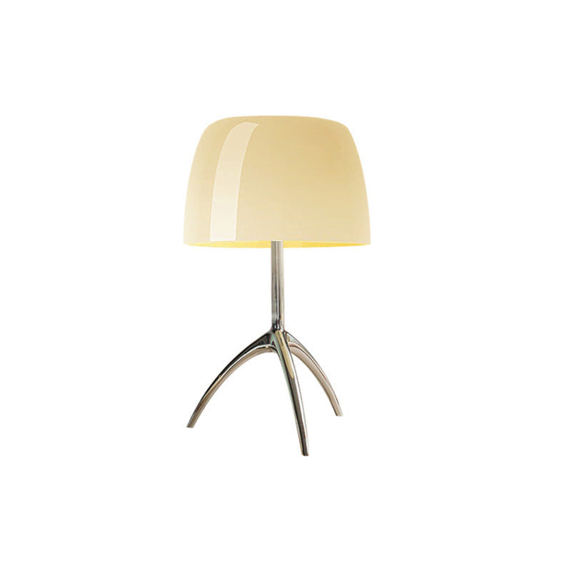 Eleganza Artistica con Lampada da Tavolo Bauhaus