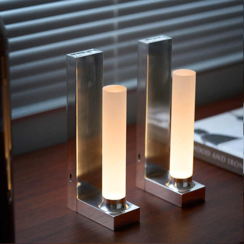 Eleganza Funzionale con Lampada Decorativa a Lunga Durata