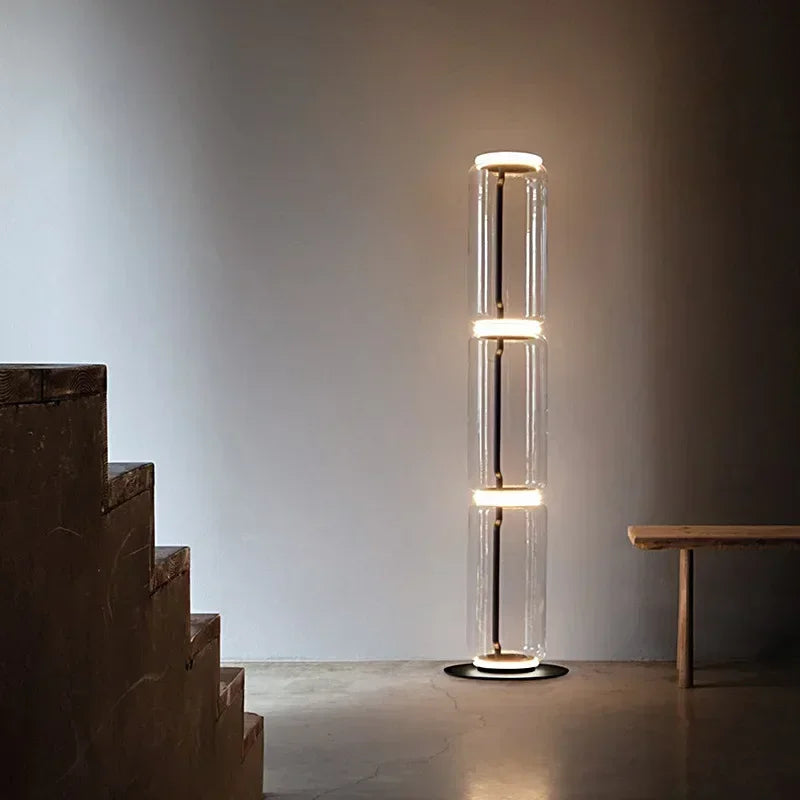 Lampada da Terra in Vetro di Design Italiano – Eleganza senza Tempo per la Tua Casa