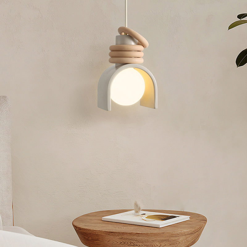 Lampada a Sospensione LED in Resina – Design Creativo e Illuminazione Regolabile