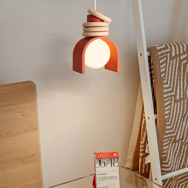 Lampada a Sospensione LED in Resina – Design Creativo e Illuminazione Regolabile