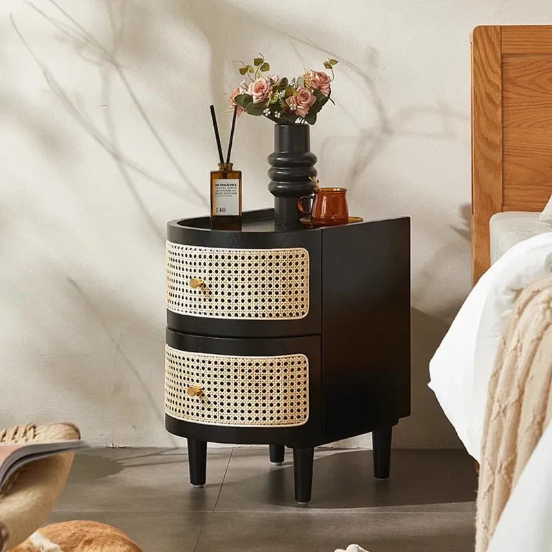 Armadietto in Stile Giapponese in Rattan e Legno Massello: Eleganza Naturale per la Tua Casa