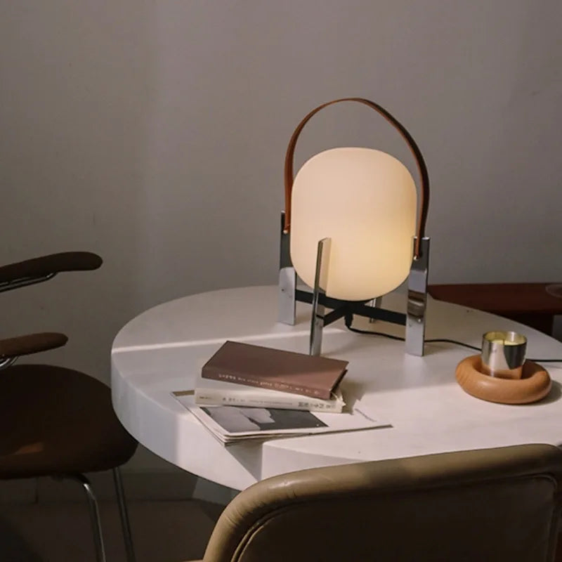 Lampada da Scrivania in Pelle: Design Nordico-Giapponese per Illuminare i Tuoi Spazi