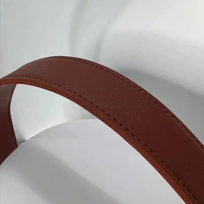 Lampada da Scrivania in Pelle: Design Nordico-Giapponese per Illuminare i Tuoi Spazi