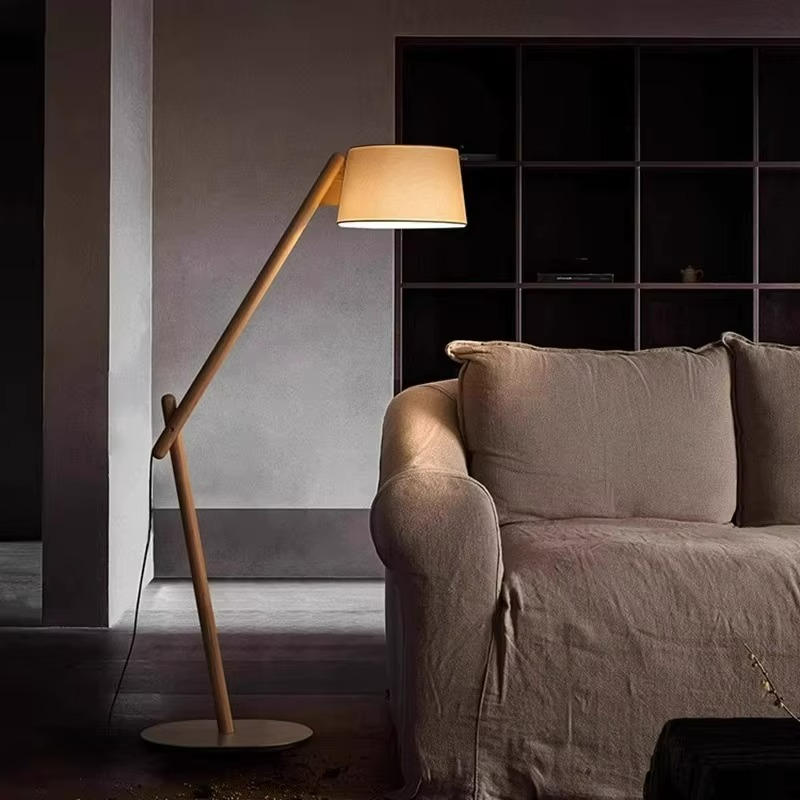 Lampada da Terra a Pesca in Legno Massello - Eleganza e Stile per Ogni Ambiente