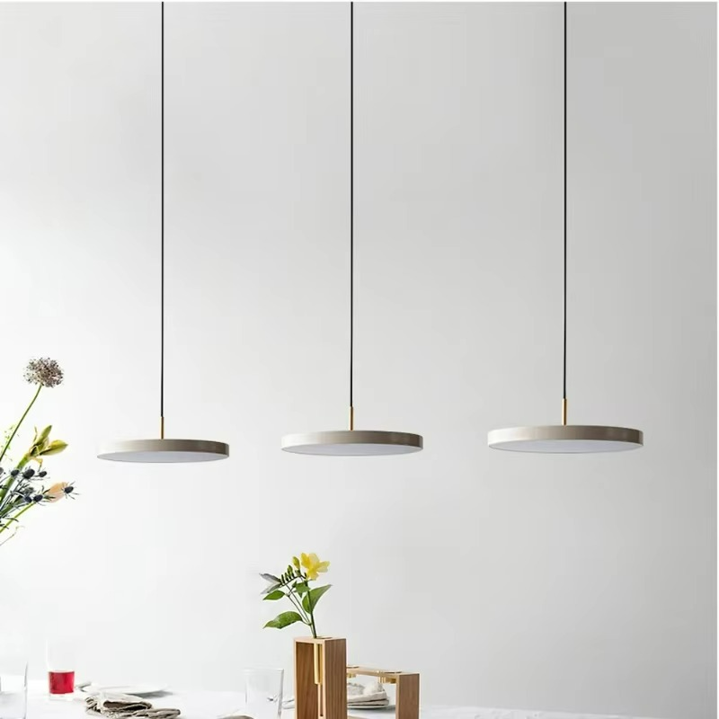 Lampada a Sospensione Nordica in Alluminio - Eleganza Minimalista per Ogni Ambiente
