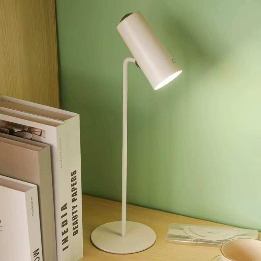 Versatilità e Innovazione con Lampada Universale LED