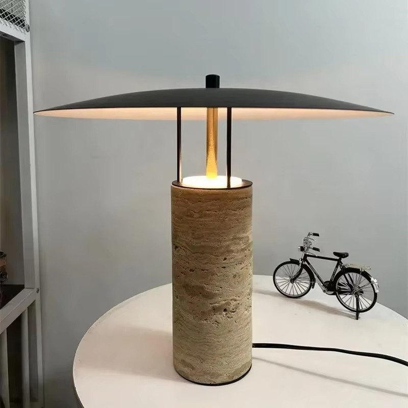 Modernità Creativa con Lampada da Comodino in Pietra