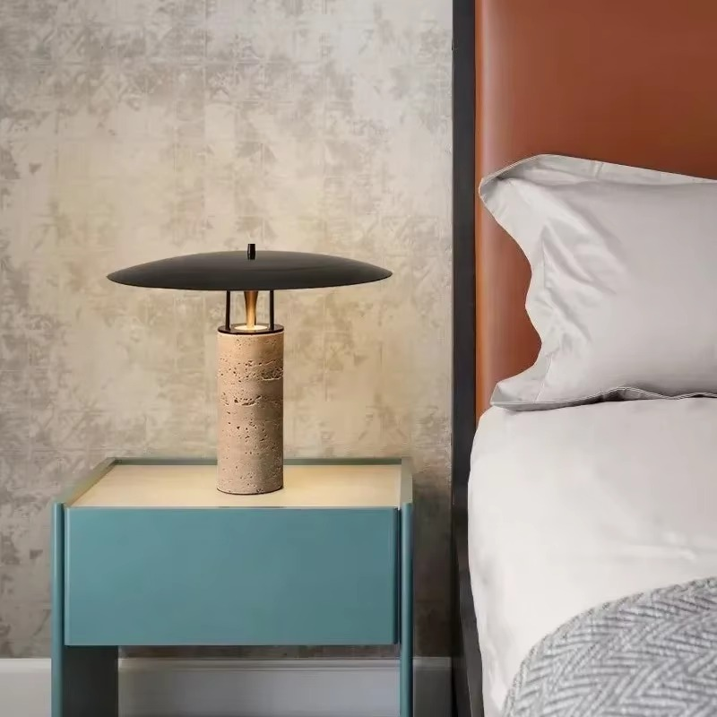 Modernità Creativa con Lampada da Comodino in Pietra