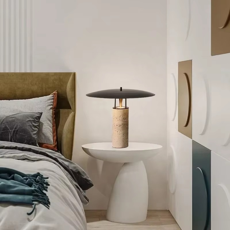 Modernità Creativa con Lampada da Comodino in Pietra