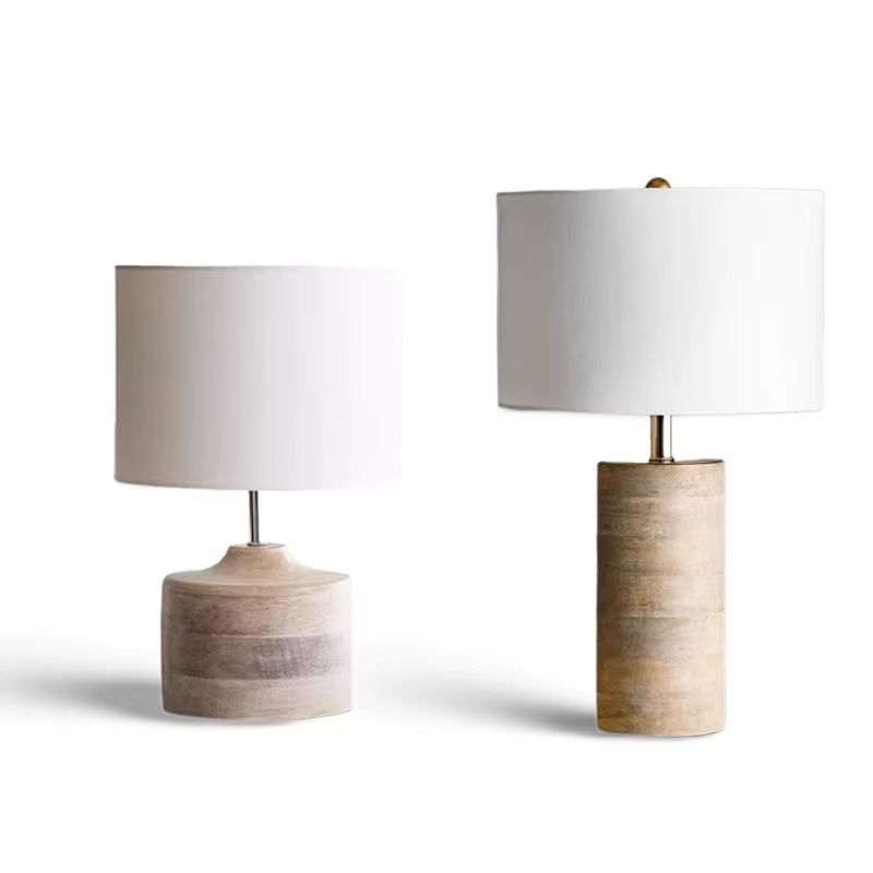 Fascino Retrò con Lampade Decorative in Legno Massello