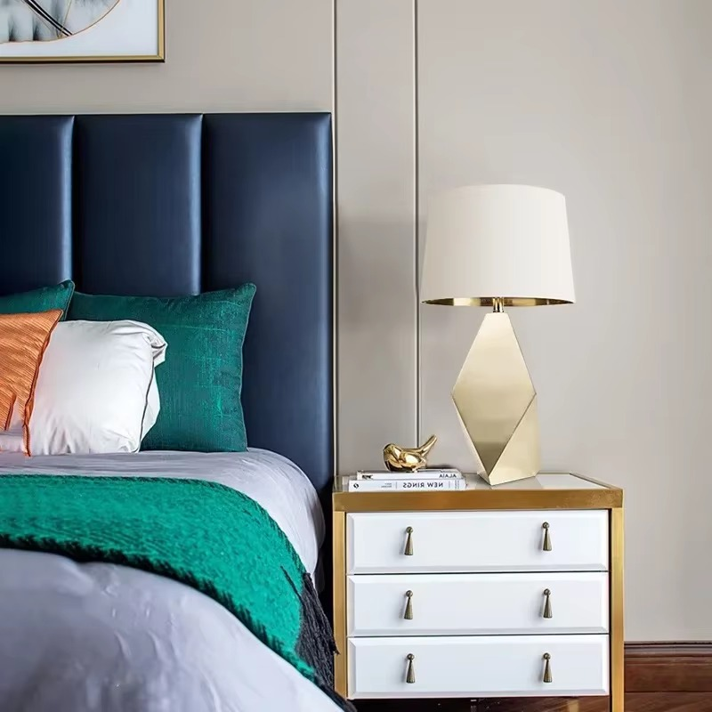 Lusso e Design con Lampada da Tavolo Artistica