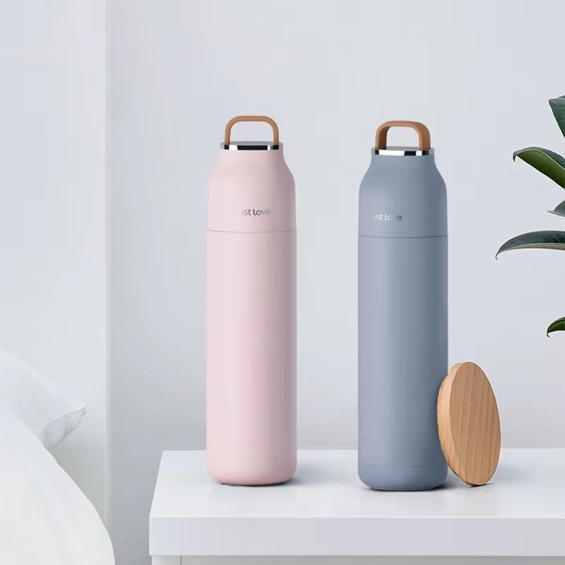 Praticità Sportiva con Bottiglia Termica in Acciaio Inox