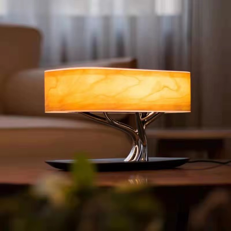 Raffinatezza Naturale con Lampada Albero con Ricarica Wireless
