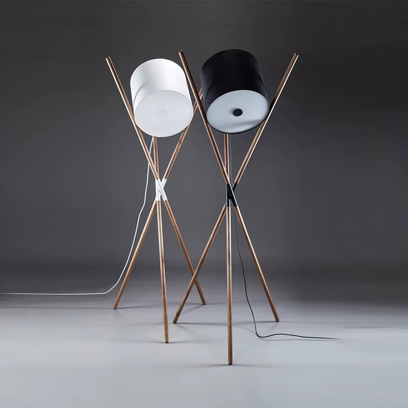 Eleganza Naturale con Lampada da Terra in Legno